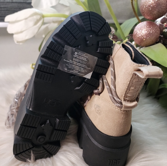 UGG Brisbane Lace-up Waterproof Boot new - Picture 6 of 10